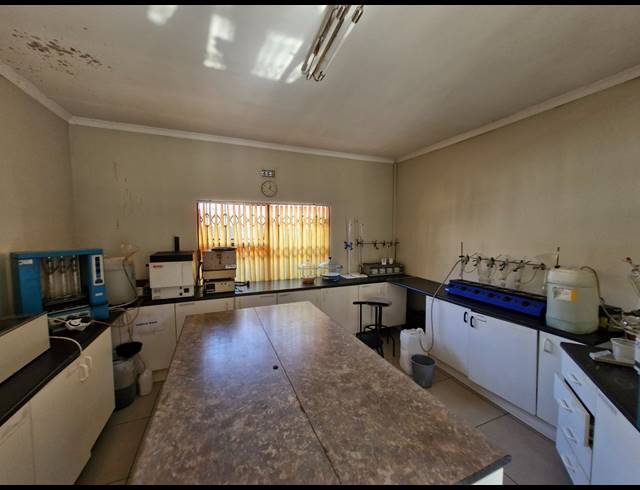 400M² OFFICE TO LET IN BARDENE